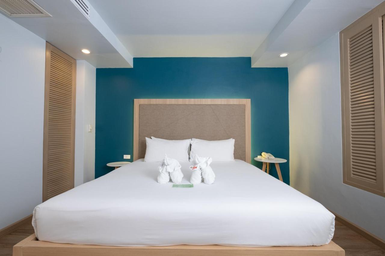 The Royal Palm Beach Front Patong Exterior foto